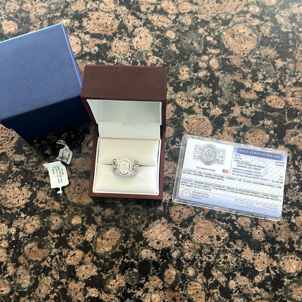 Diamonds ring